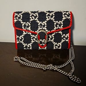 Gucci shoulder purse-NEW